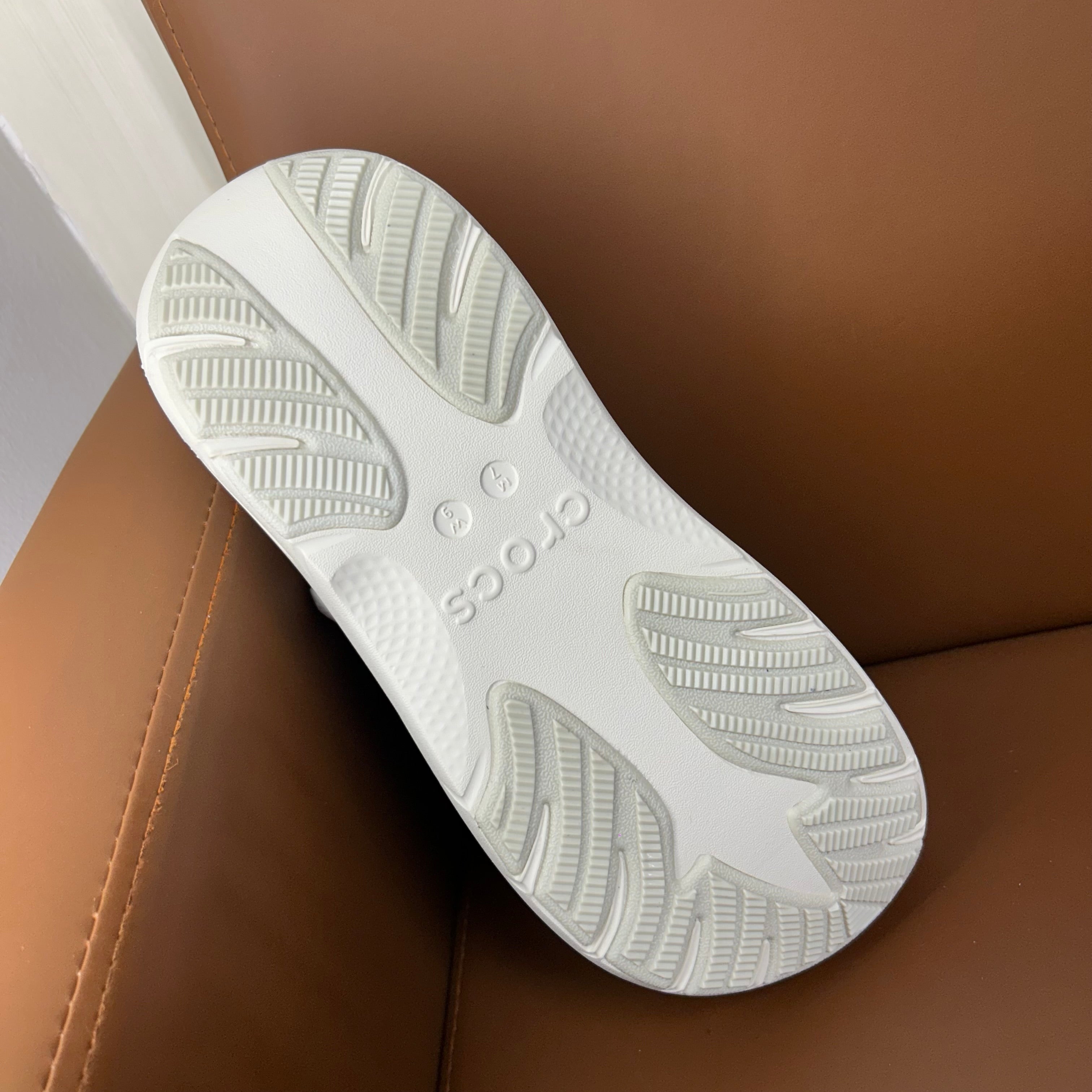 CROCS MOVE CRUSH CLOGS (WHITE)