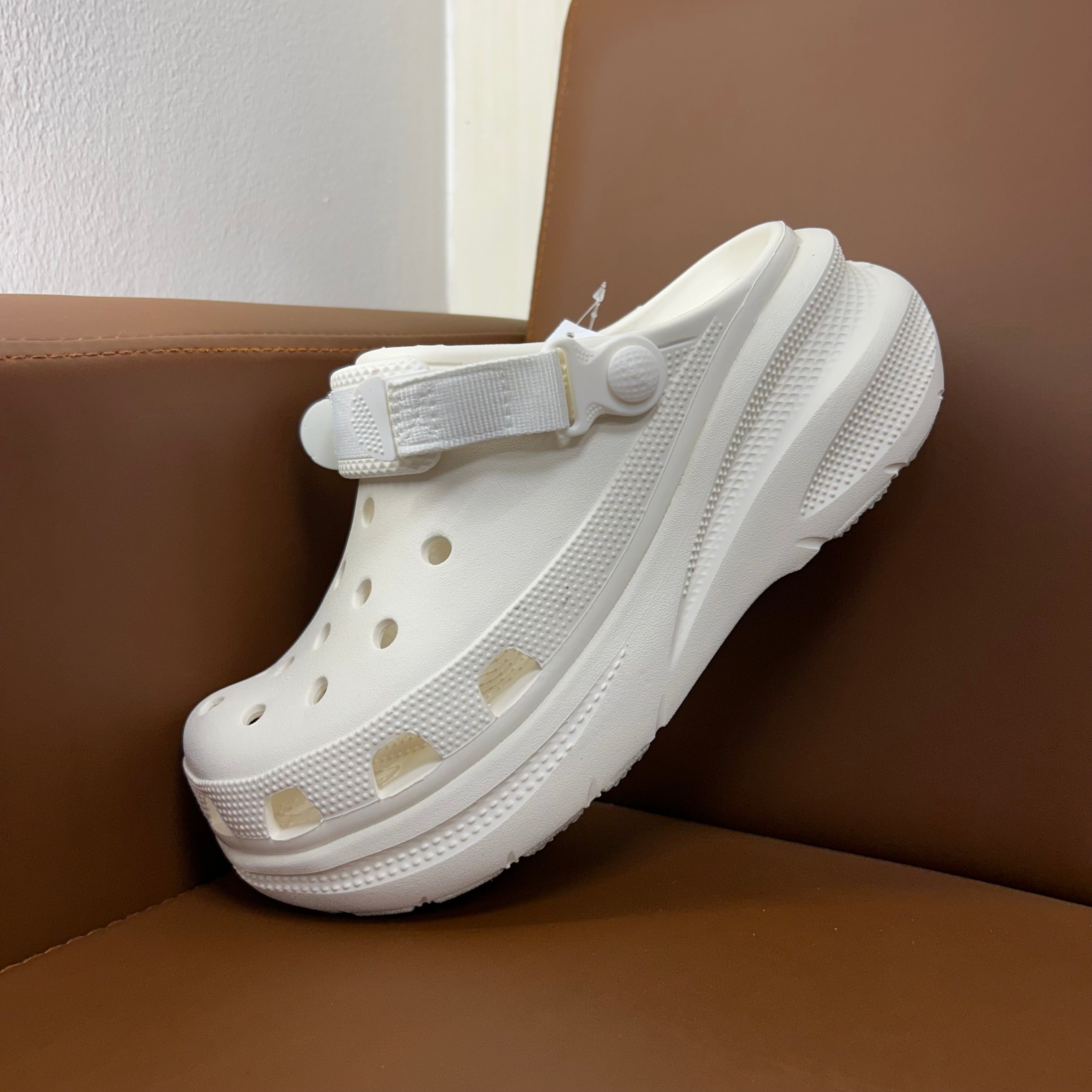 CROCS MOVE CRUSH CLOGS (WHITE)