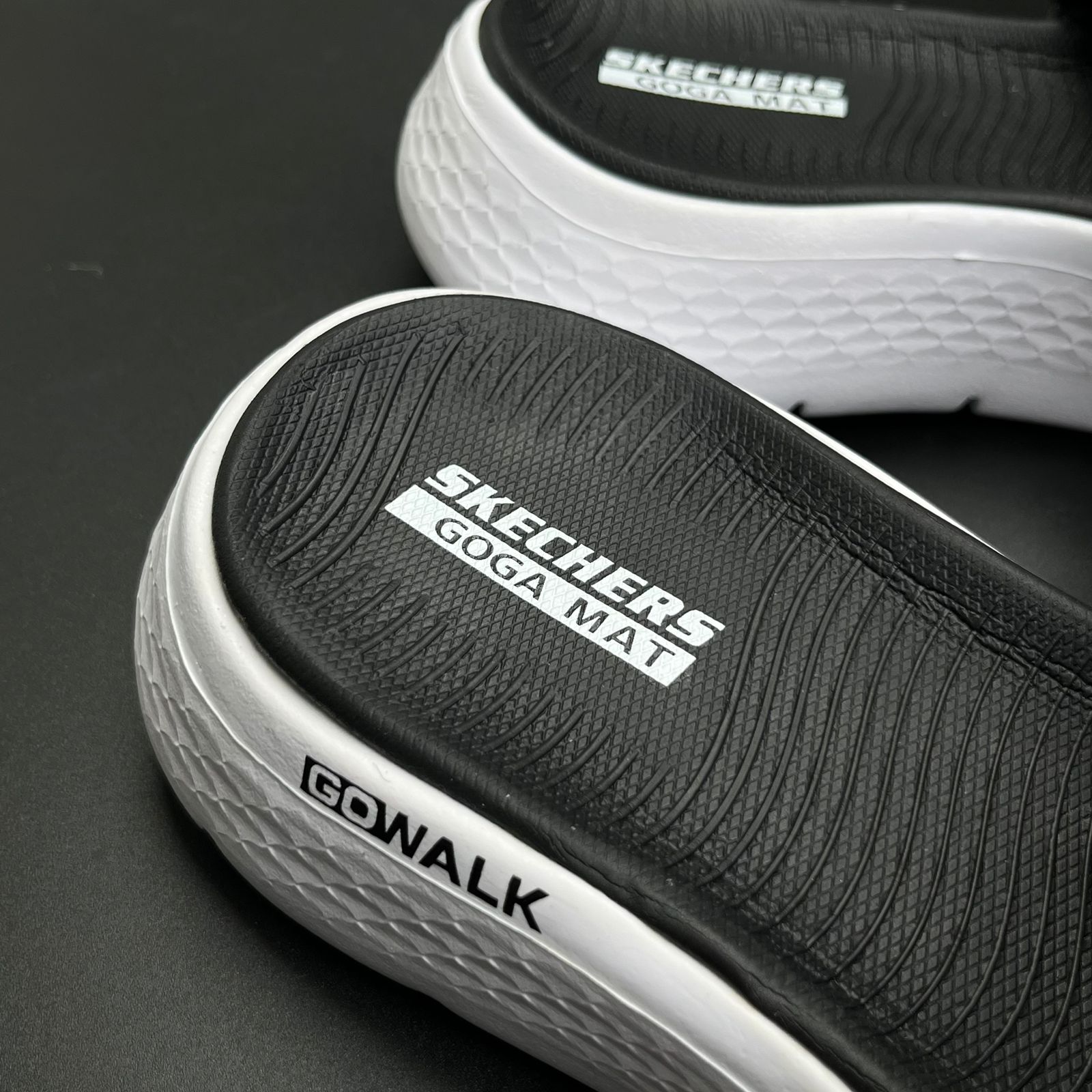 Sketchers Go Walk Slides (White-Black)