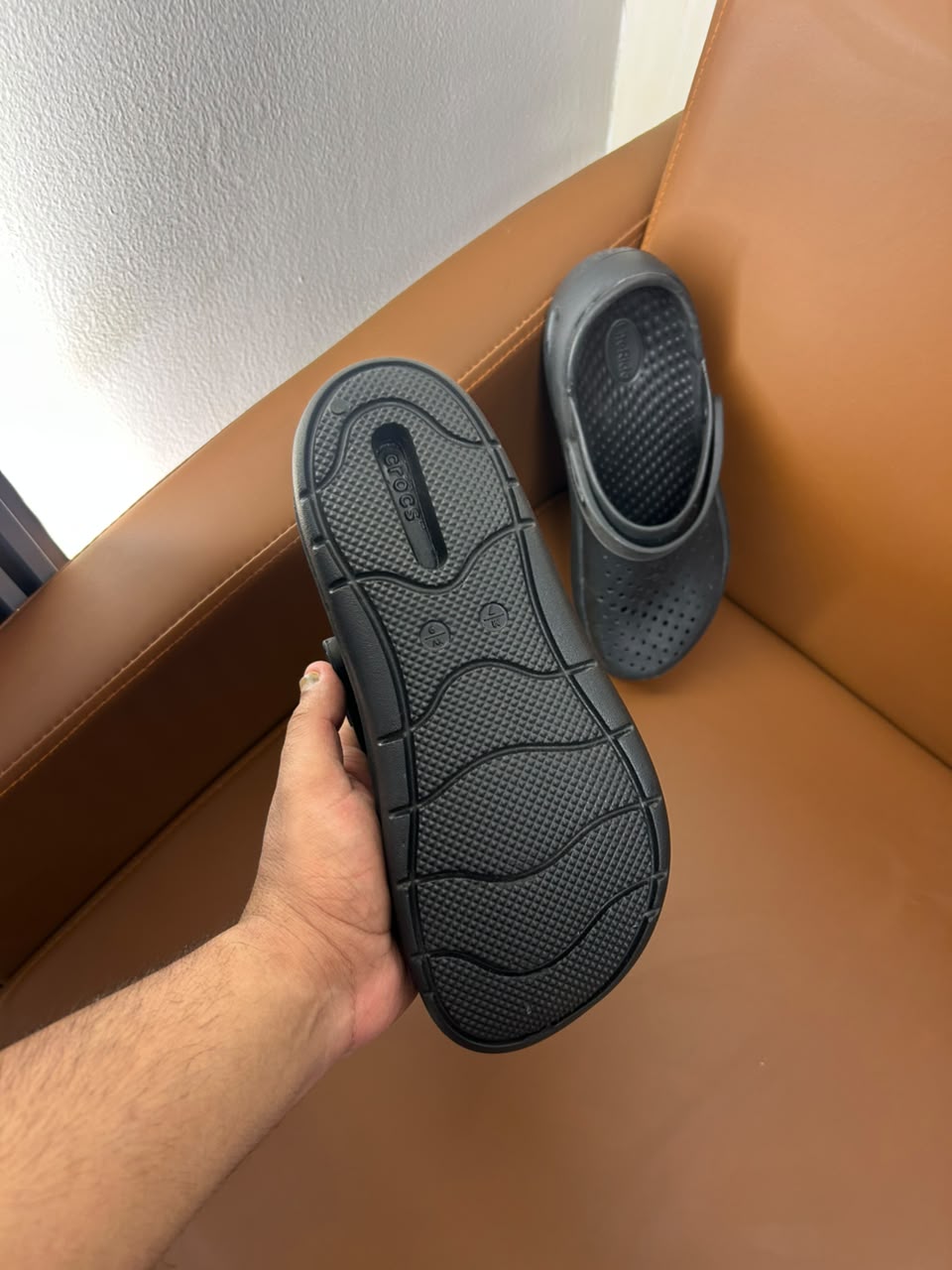 CROCS INMOTION CLOGS (CORE BLACK)