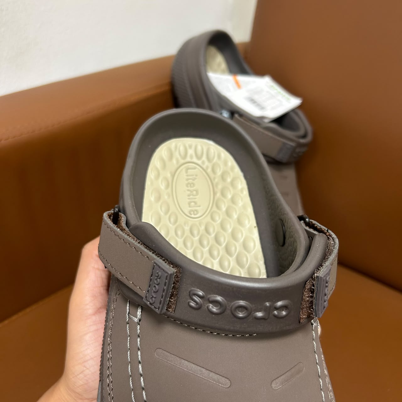 CROCS YUKON VISTA (DARKBROWN)