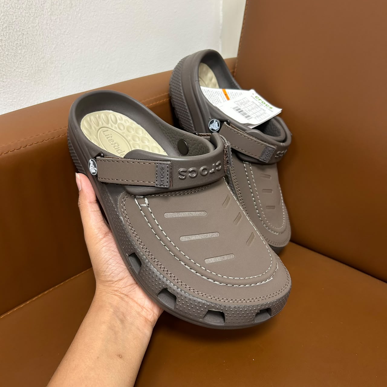 CROCS YUKON VISTA (DARKBROWN)