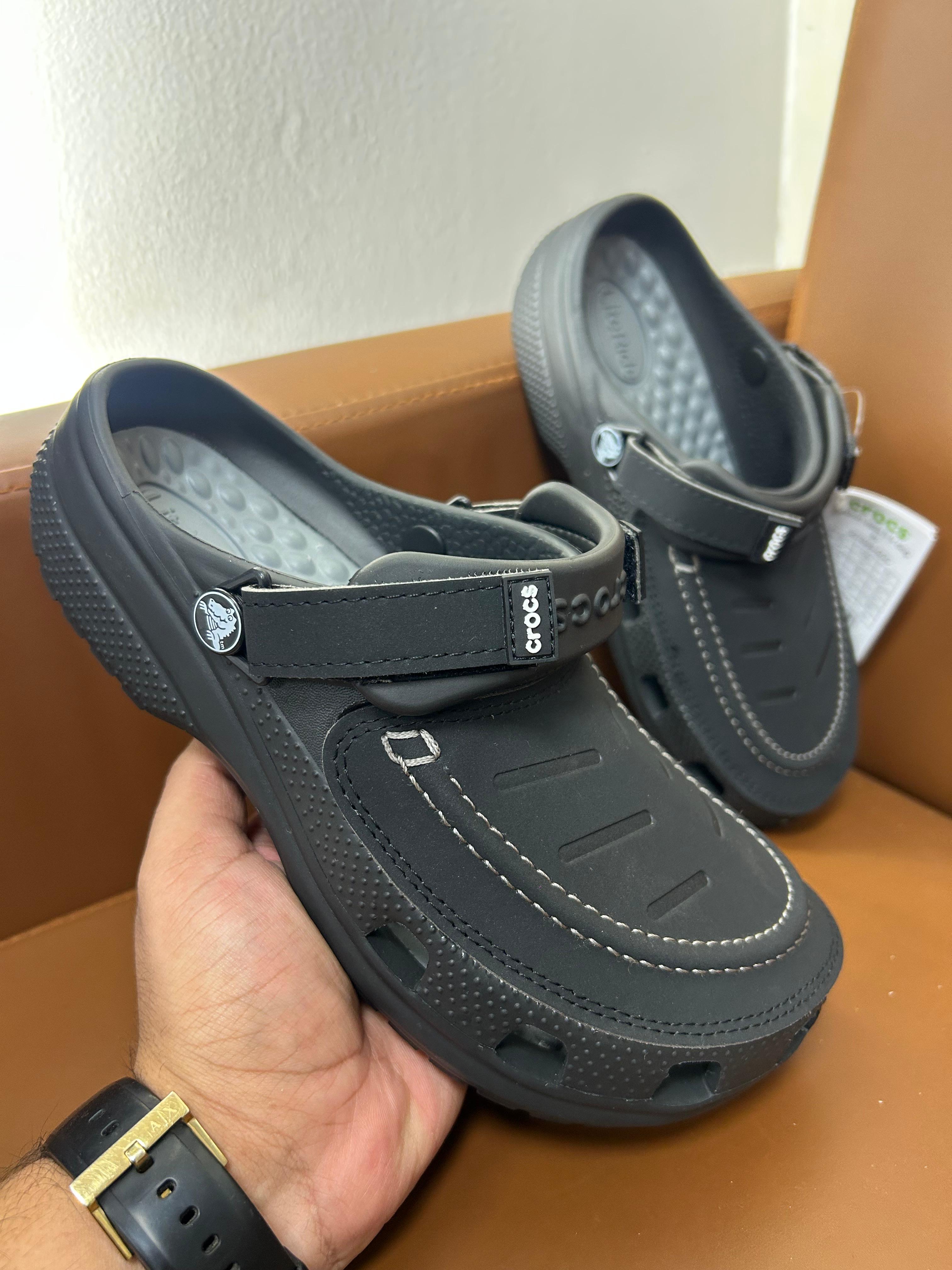 CROCS YUKON VISTA (BLACK)