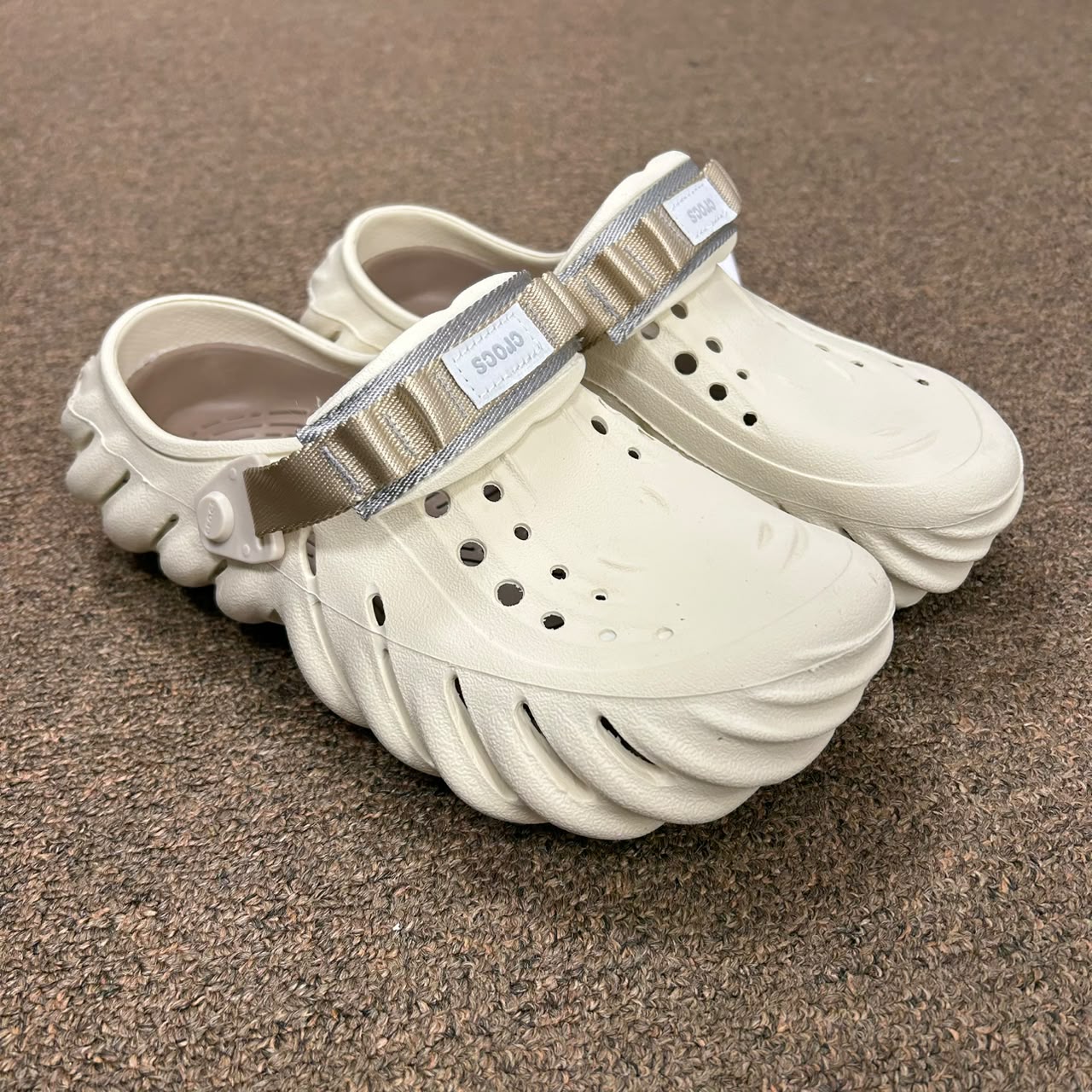 Crocs Echo Clogs(Stucco)