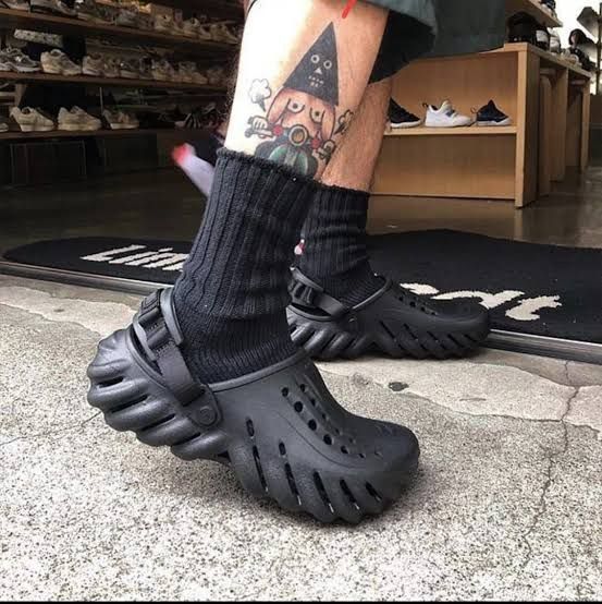 Crocs Echo Clogs(Core Black)